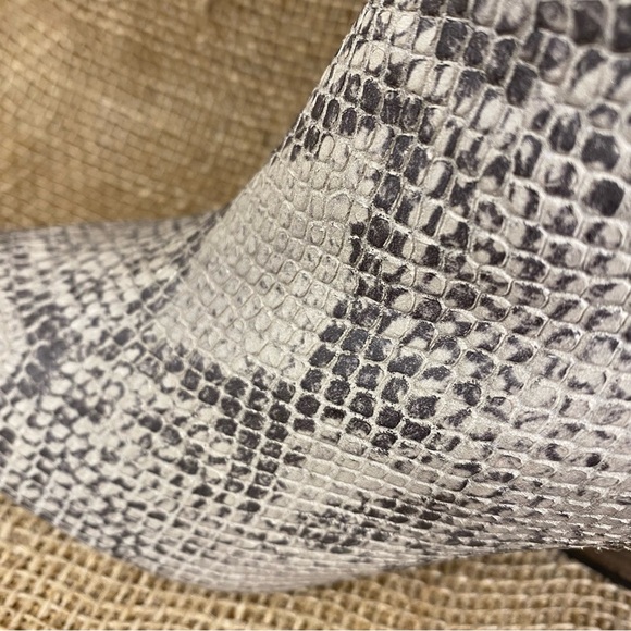 Boots Snake Boots Booties Isola Leather
Wedge Heels Fringes Zip Women Size 9.5 - Picture 5 of 11